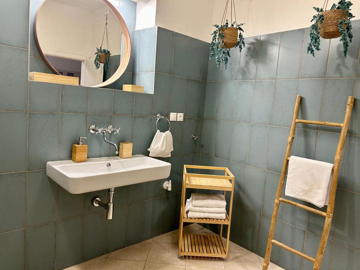 Almond Studio Apartment Pressburg Exterior foto